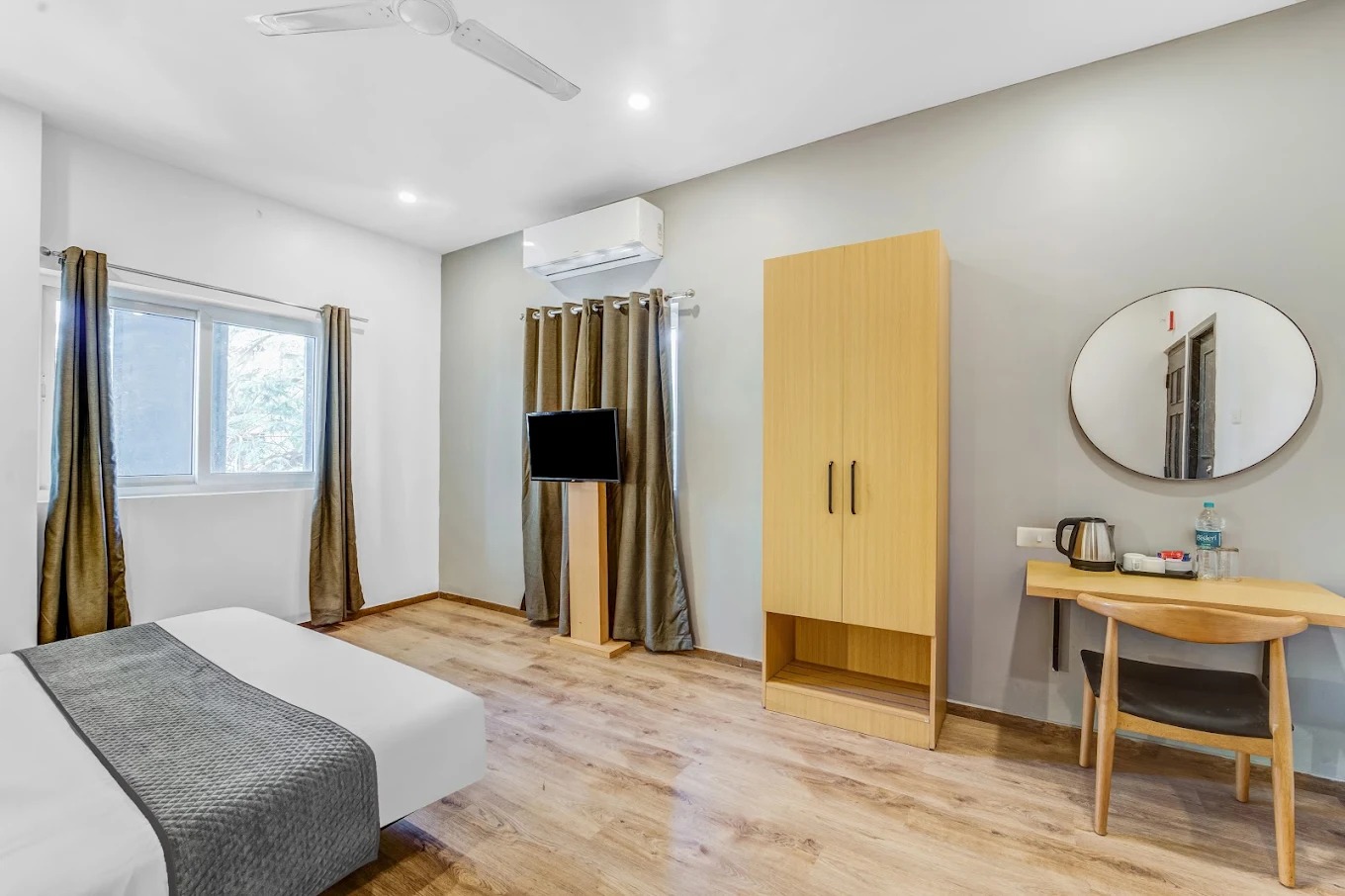 Hotels in Ashok Nagar - Rohaan Hotels